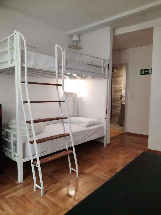 New Generation Hostel Prague Center Екстер'єр фото