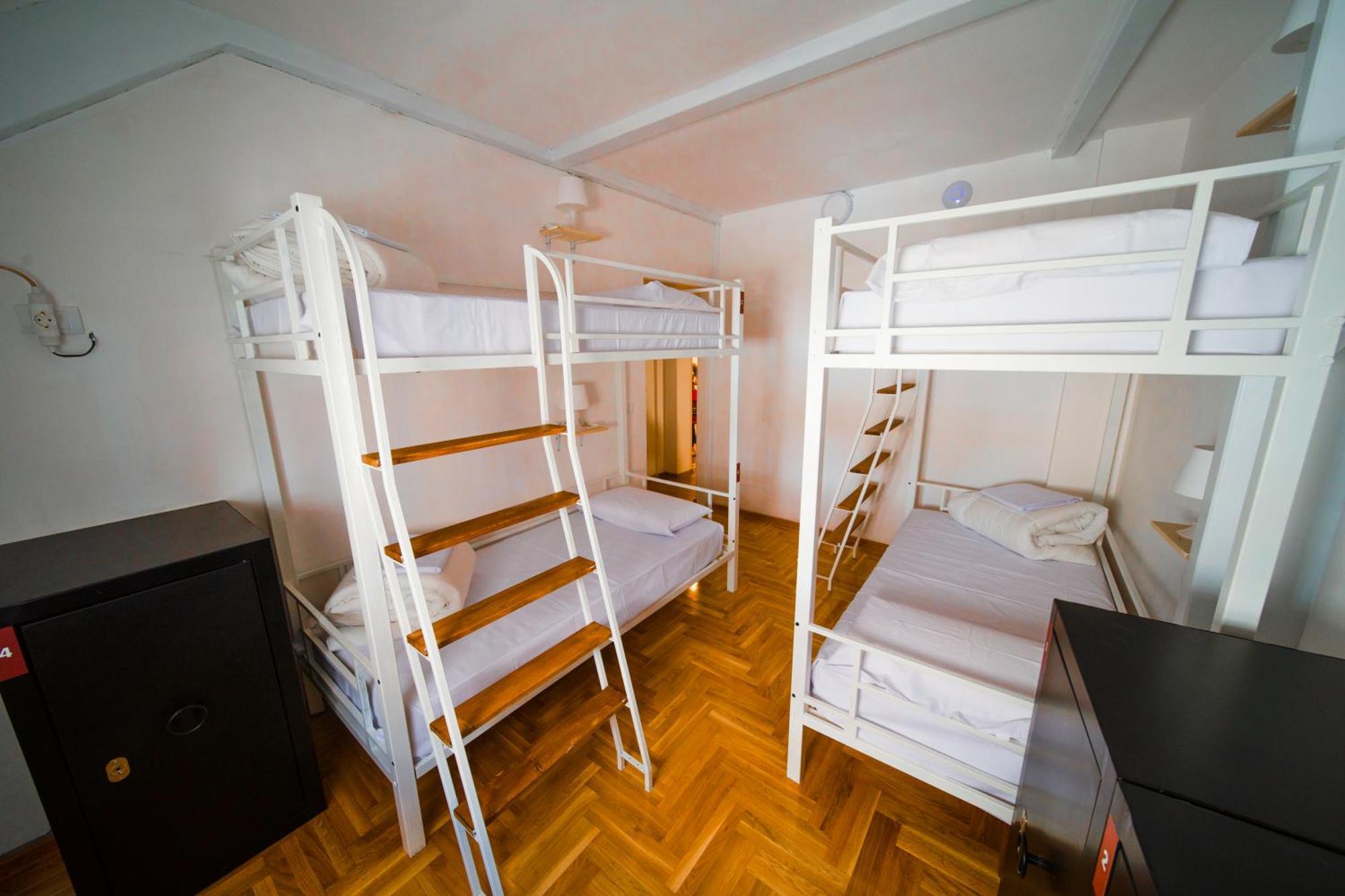 New Generation Hostel Prague Center Екстер'єр фото